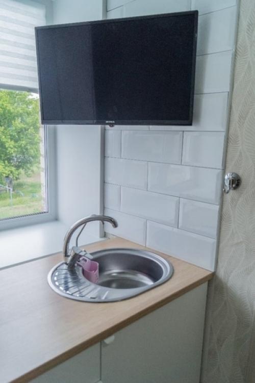 Живем с детками в общежитии, захотелось сделать ремонт хотя бы в таком маленьком пространстве. 01