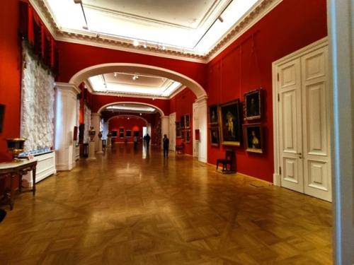 Днями собрались с подружкой в михайловский дворец на выставку карла Брюллова, но народу! 03