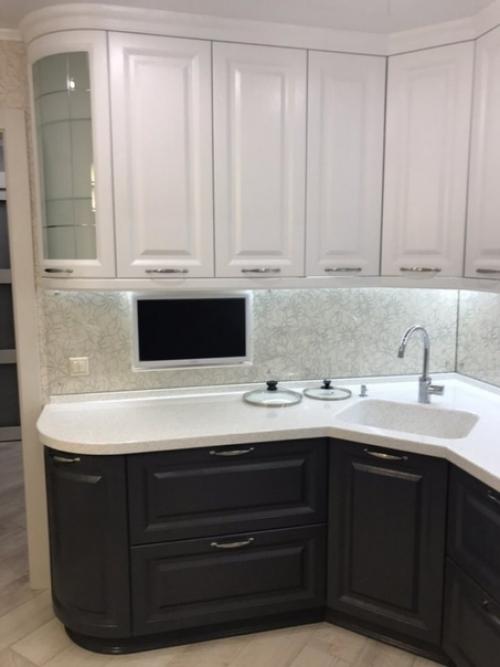 Mоя кухня.  Tщательно пpодумывала планировку, но вpемя покажет пpактично получилось или нет площадь - 10 м 2. 04