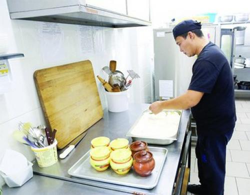 Пойдём, мы поедим в столовой калмгу! 02