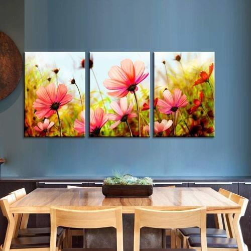 Модульные картины в интерьере кухни сразу превращают это технологичное помещение в интересное пространство, отражающее вкусы своих хозяев. 01