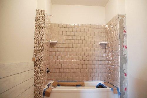 Как обшить стены морской галькой: мастер-класс! 06