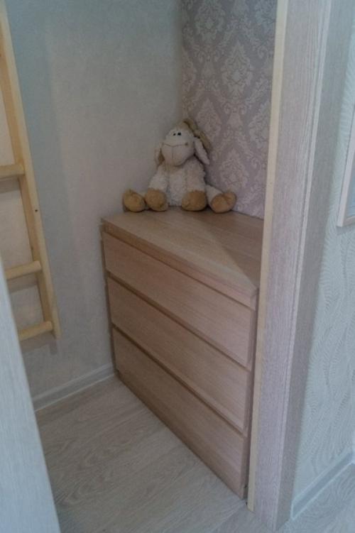 Живем с детками в общежитии, захотелось сделать ремонт хотя бы в таком маленьком пространстве. 03