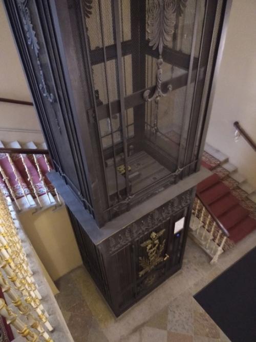 Второй день конференции проходил в доме журналиста, в великолепном доме петербургского купеческого общества. 06