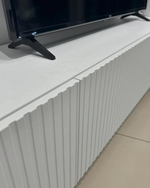 Этот элегантный и стильный комплект гостиной добавит изысканности вашему интерьеру. 06