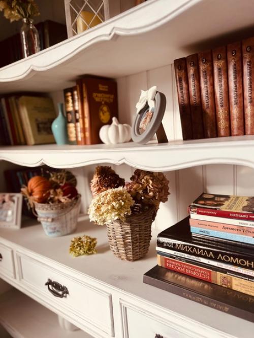 Честно скажу, что реализовать в доме интерьер в стиле Прованс с небольшими нотками кантри стиля сложно. 01