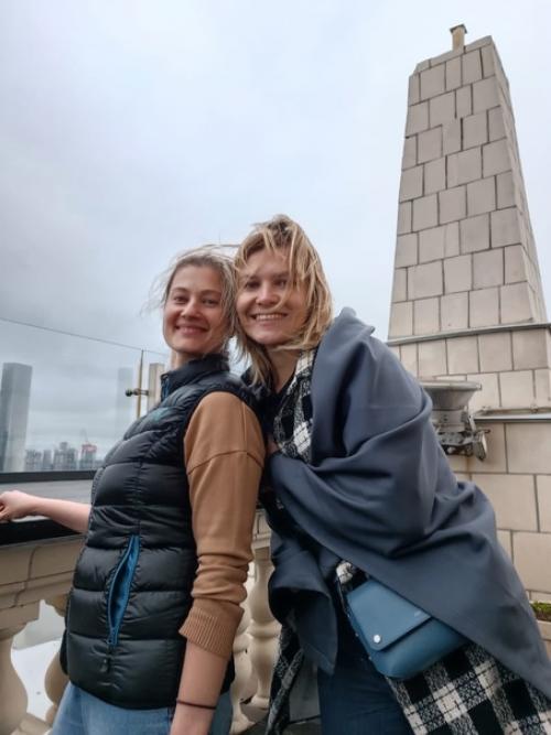 Интерьеры, созданные для медитативного разглядывания, и крепкие балконы для долгого позирования на фоне Москвы. 04