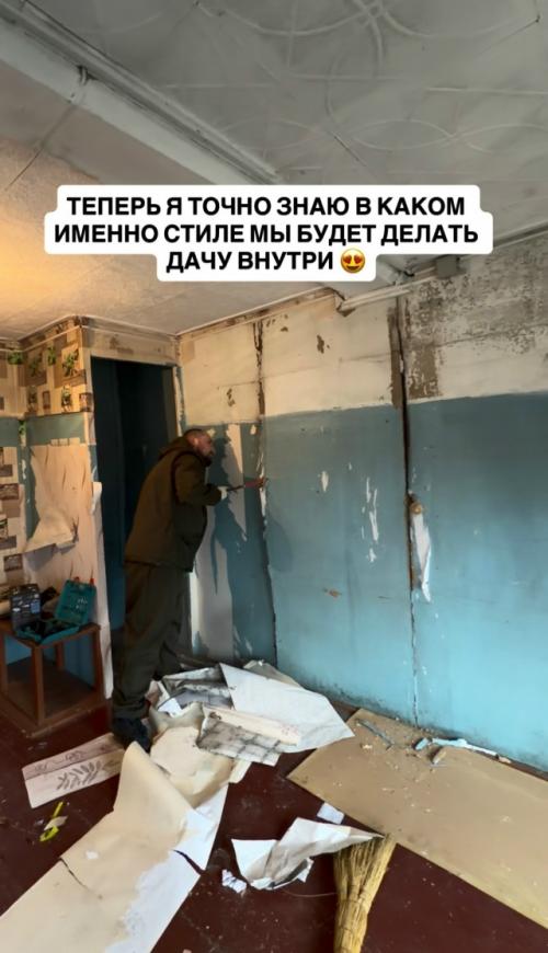 Пока что мне очень понравились варианты где много темного дерева, хотя изначально я их даже рассматривать не хотела. 01