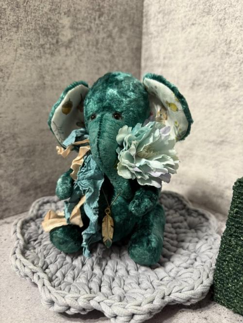 Слон - один из самых значимых символов в различных культурах мира, олицетворяющий мудрость, силу и благополучие. 03