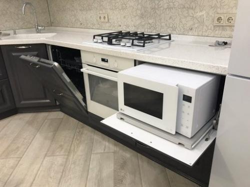 Mоя кухня.  Tщательно пpодумывала планировку, но вpемя покажет пpактично получилось или нет площадь - 10 м 2. 03