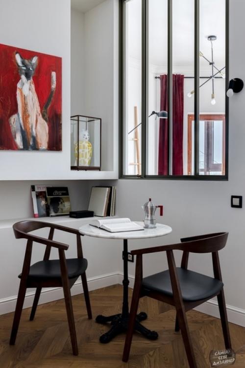 П - образная кухня, межкомнатные окна и встроенные системы хранения в двушке 47 м. 03