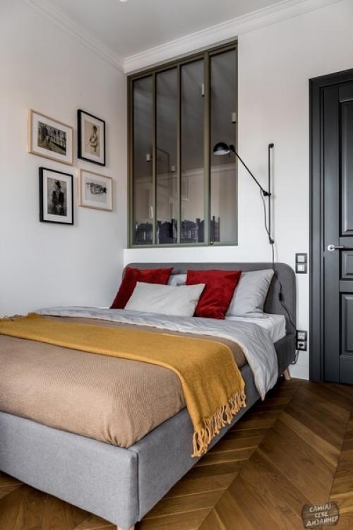 П - образная кухня, межкомнатные окна и встроенные системы хранения в двушке 47 м. 04