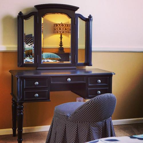 Трюмо в спальню. 06