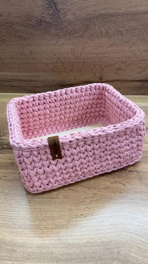 Вязаные корзины для хранения популярность в украшении интерьера набирают. 01