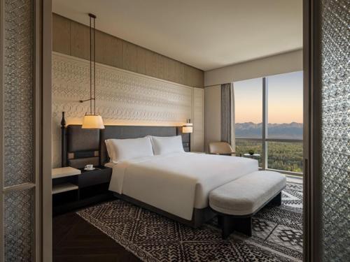 Архитекторы Cheng Chung Design создали проект, объединяющий культурное наследие шёлкового пути и современную эстетику. 02