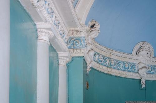 Главный дом усадьбы Васильчиковых был построен в Xviii- начале XIX века. 05