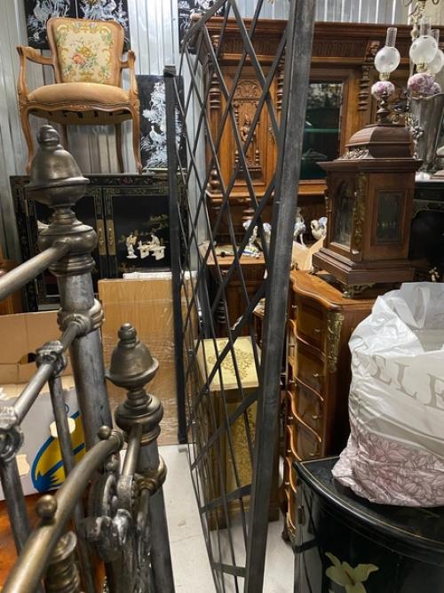 Старинная мебель в доме - это и изящество стиля жизни предыдущих поколений, и семейная история, и даже темп жизни. 02