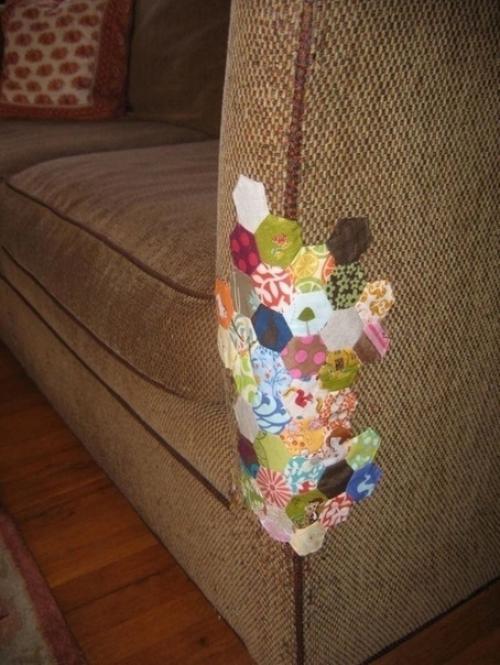 Только в том случае, если вы не смогли приучить своего кота к когтеточке, тогда эти идеи вам пригодятся. 07