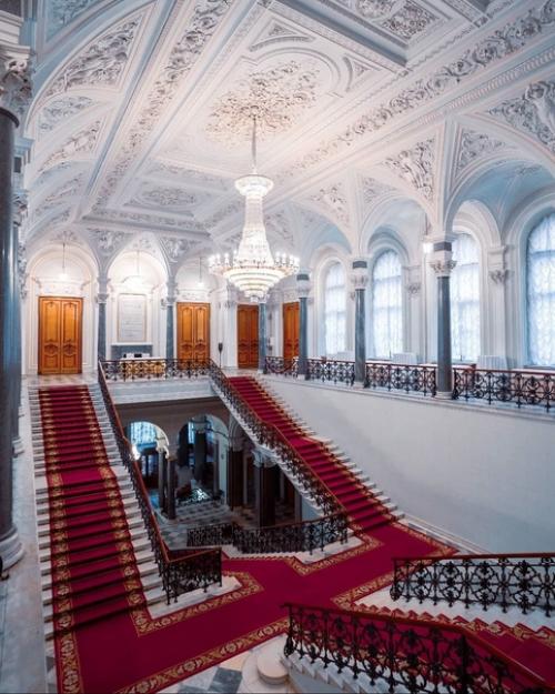 Парадная лестница во дворце Николая николаевича. 04