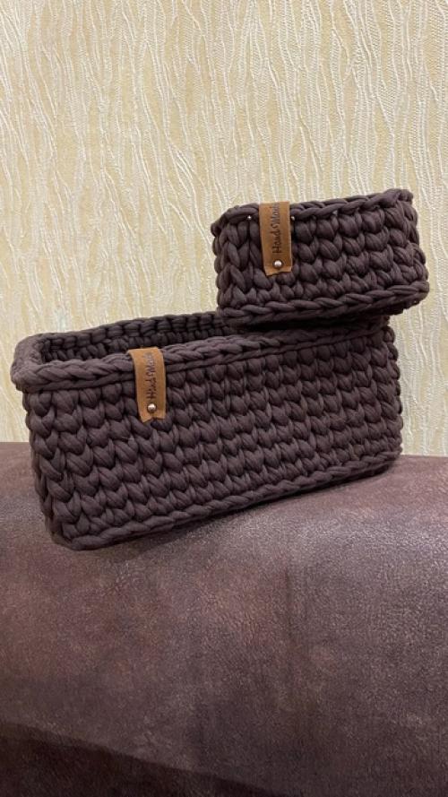 Вязаные корзины для хранения популярность в украшении интерьера набирают. 02