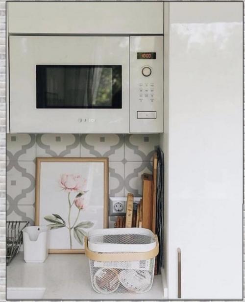 Интерьер кухни. В светлых тонах. 02