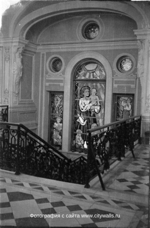 В ноябре 1965 года в бывшем особняке Н. в. Спиридонова на фурштатской улице был открыт дворец торжественных регистраций рождений Малютка. 04 В ноябре 1965 года в бывшем особняке Н. в. Спиридонова на фурштатской улице был открыт дворец торжественных регистраций рождений Малютка. 04