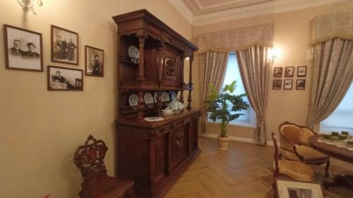 А в доме покровского прошла перформансная встреча Пушкин - Набоков. 02