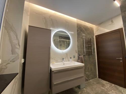 Как круто изменили интерьер ванной комнаты. 03