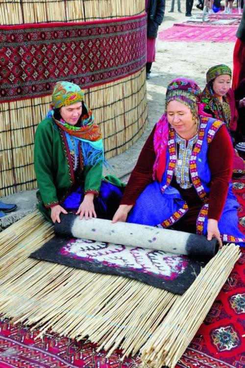 Кошма.  Младшая сестра ковра. 03