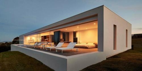 Уникальный минималистский дом с консолью. 08