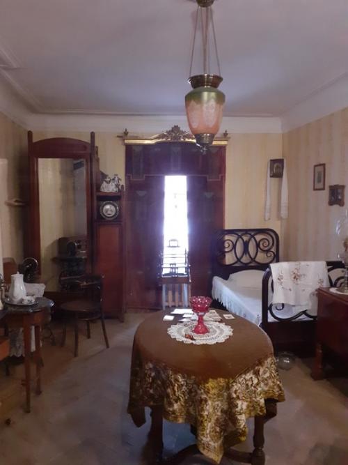 Петербург не зря называют Столицей Коммуналок, до сих пор каждый восьмой житель проживает в такой квартире. 01