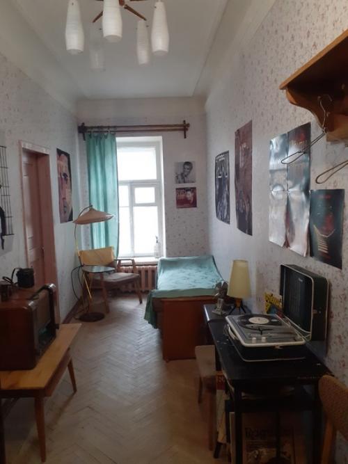 Петербург не зря называют Столицей Коммуналок, до сих пор каждый восьмой житель проживает в такой квартире. 03