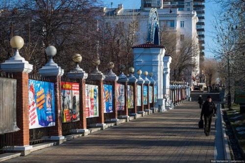 В прошлый раз известный российский блогер Илья Варламов написал пост про очень хороший Хабаровск и всячески восхвалил наш город. 01
