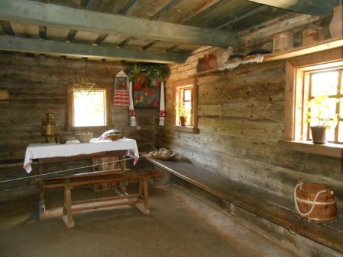 Внутреннее убранство русской избы. 01