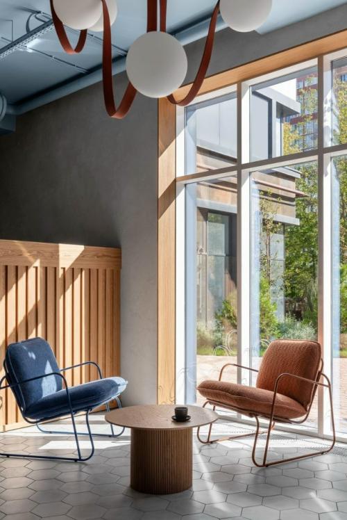 Кафе Три Орешка в Ростове-на-дону: дерево, голубой и уют. 03