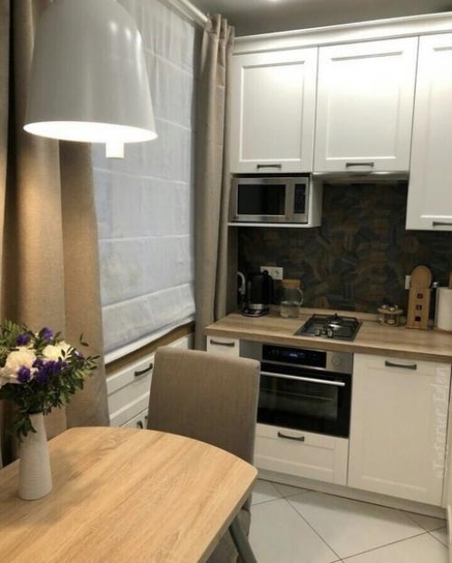 Маленькая кухня может быть уютной и супер - функциональной. 01