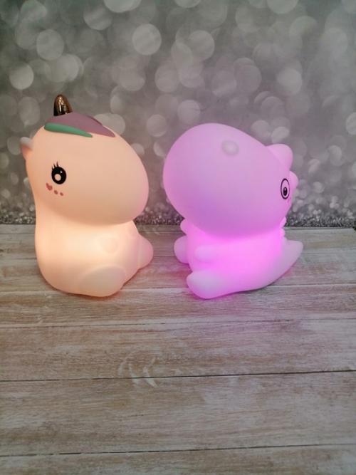 Замечательный и очень полезный подарок для вашего карапуза - светильник - ночник, который можно тискать. 05