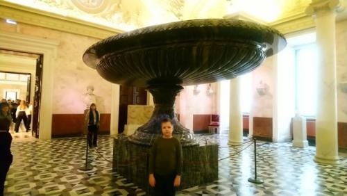 Царица ваз.  Пока у детей каникулы, решили выбраться в эрмитаж. 04