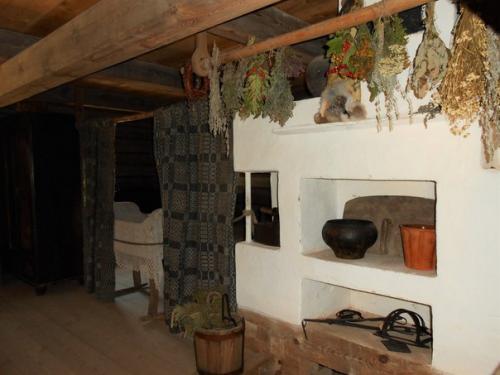 Внутреннее убранство русской избы. 03