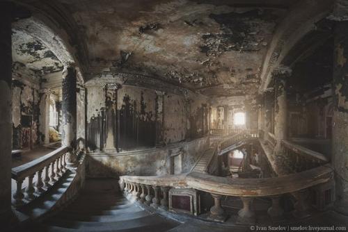 Мистические интерьеры немецкой лютеранской кирхи св. 01