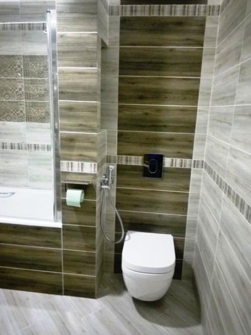 Сделали с напарником санузел в кирпичном доме. 05