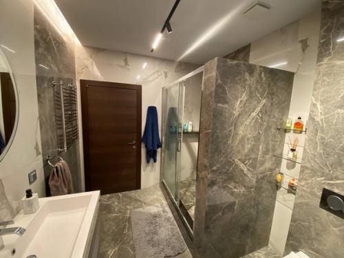 Как круто изменили интерьер ванной комнаты. 07