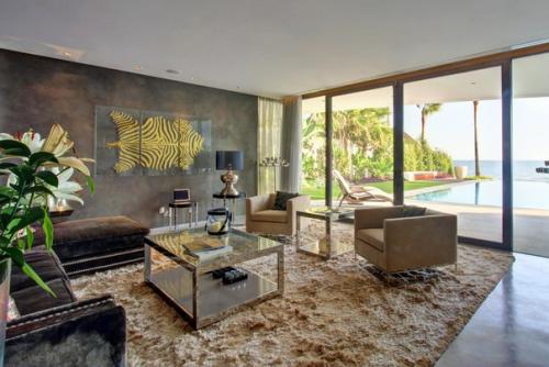 Дизайн виллы был завершен в 2012 году и имеет только высококачественные материалы. 02