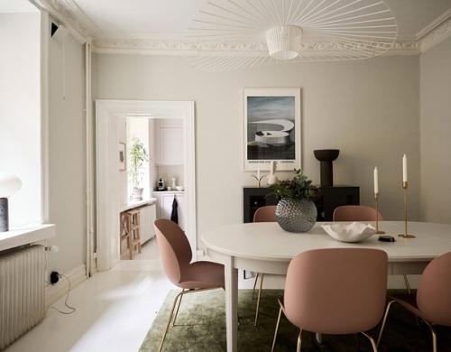 Нежный интерьер красивой классической квартиры в Швеции. 03