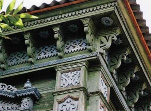 Как украшали дома на Руси. Резьба на Руси.
Традиция украшать дома резьбой возникла на Руси, вероятно, еще в языческие времена.