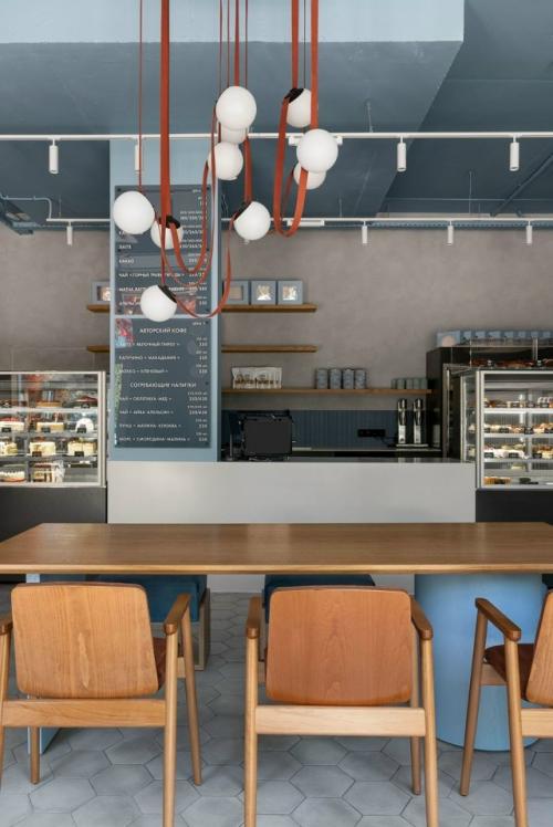 Кафе Три Орешка в Ростове-на-дону: дерево, голубой и уют. 05