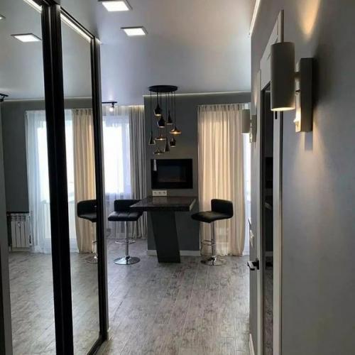 Стильный дизайн квартиры в темно-серых оттенках. 05