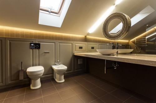 В Новосибирске продают дизайнерский коттедж с бегемотами за 40 миллионов. 04