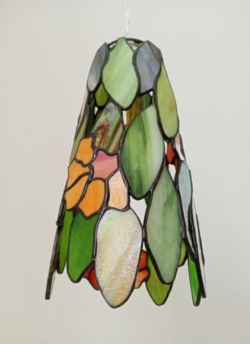 И в завершение гранатовой темы одного проекта подвесные светильники с цветками граната для барной стойки в кухне - гостиной. 02