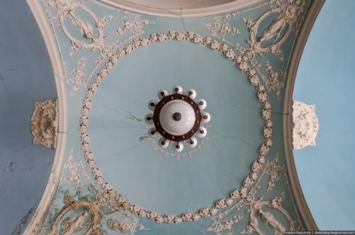 Главный дом усадьбы Васильчиковых был построен в Xviii- начале XIX века. 02